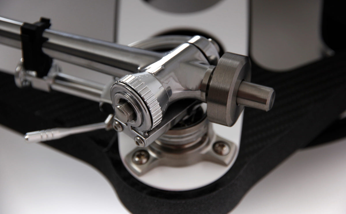 Rega Naia Reference Turntable - Ultra Sound & Vision